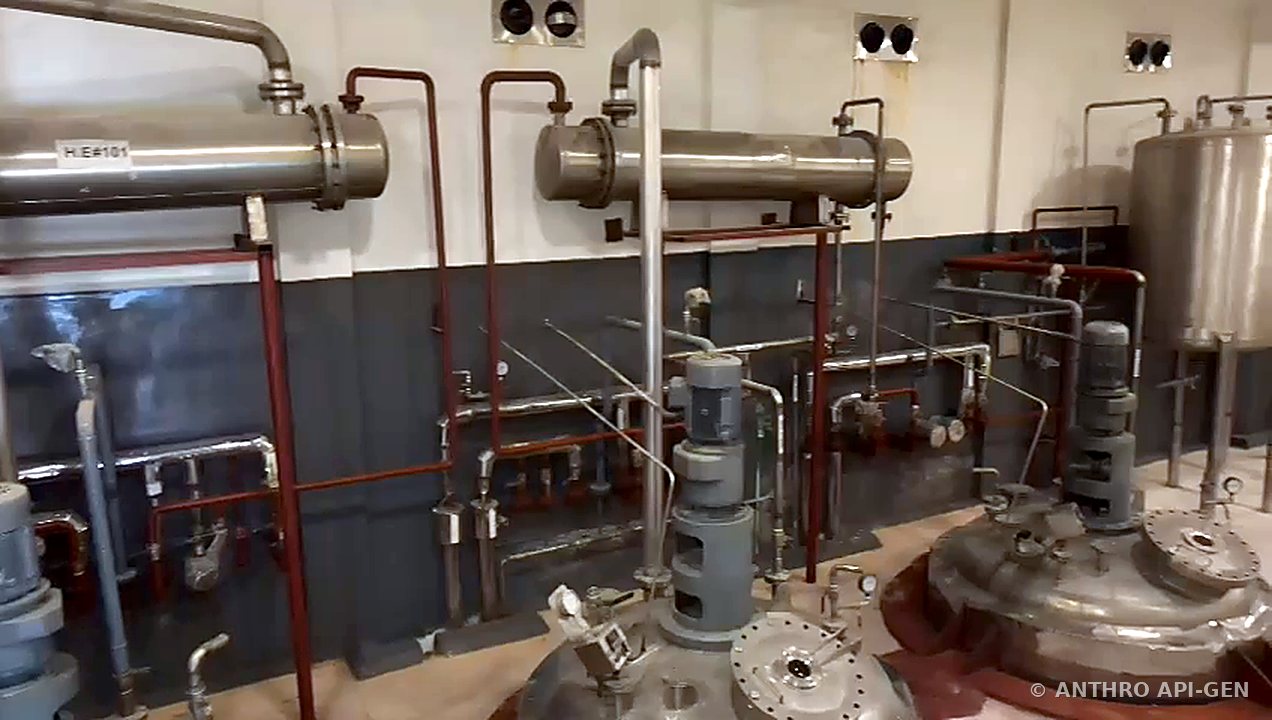 Reactors with overhead condensers